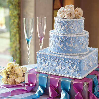 amarettocreamweddingcakel Wilton How to Make Wedding Cakes